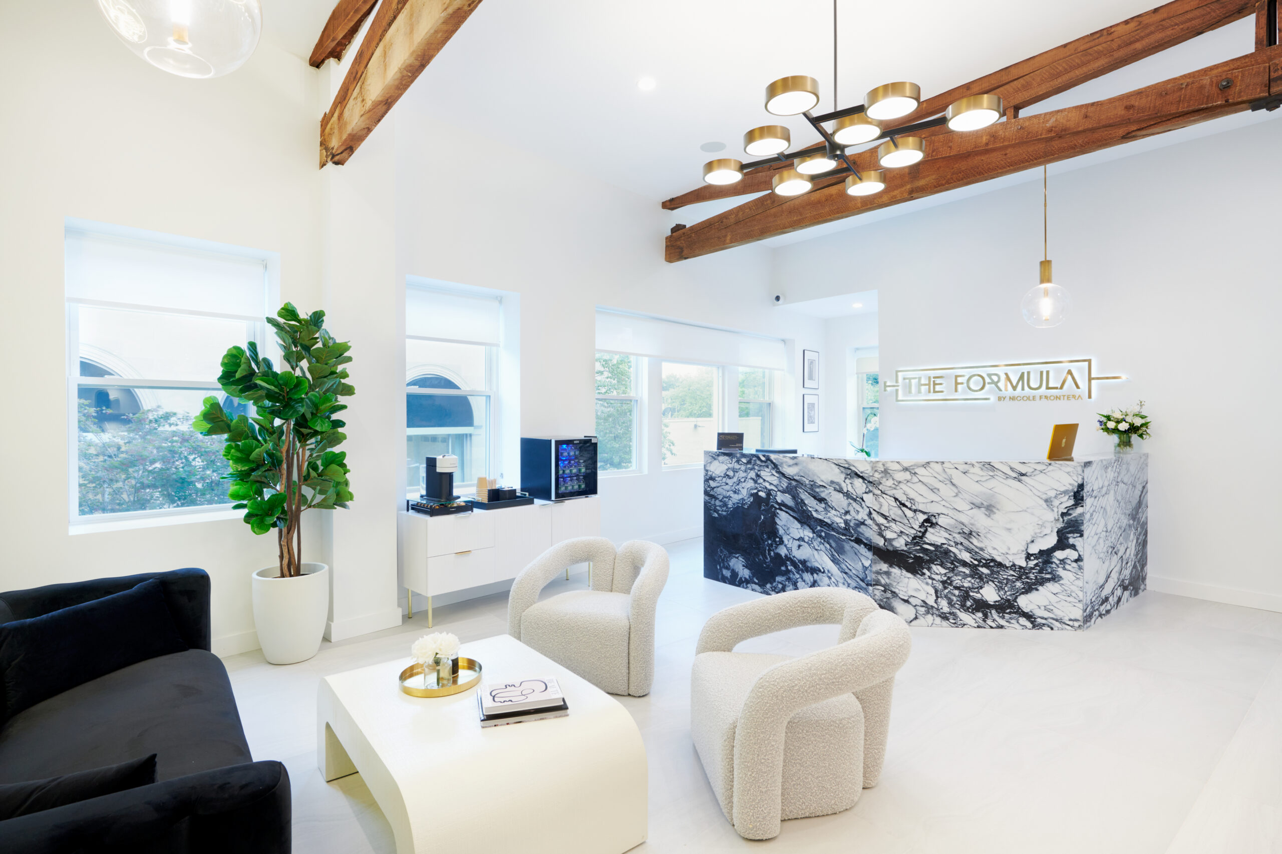 _INTERIOR_8017