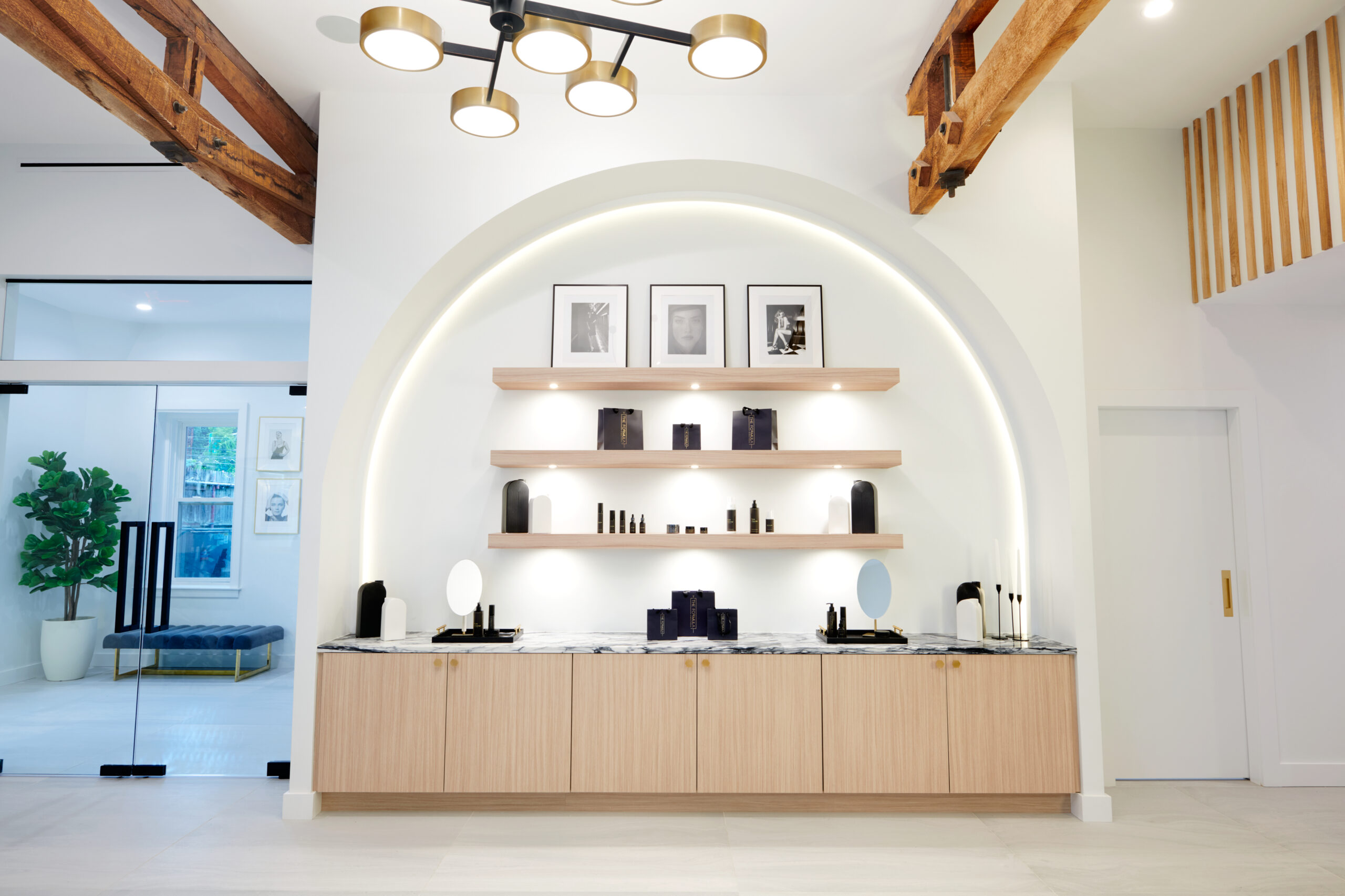 _INTERIOR_7992